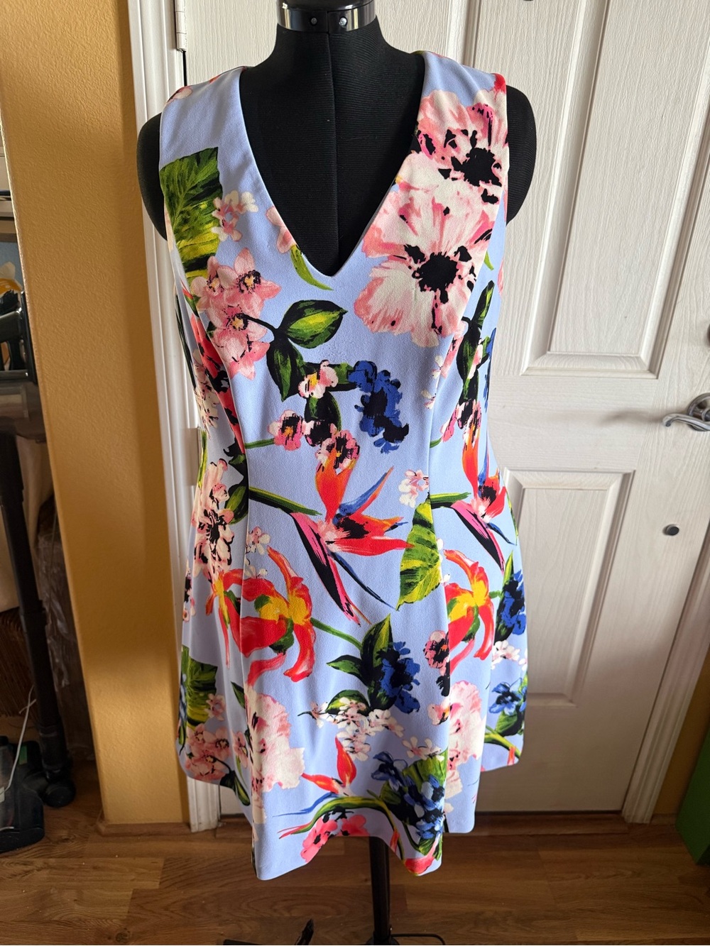 Vince Camuto Light Blue Floral V-Neck Mini Dress